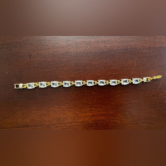 Swarovski Gold Tone Link With Clear Octagonal Cut Crystals Women's Bracelet - Picture 5 of 6